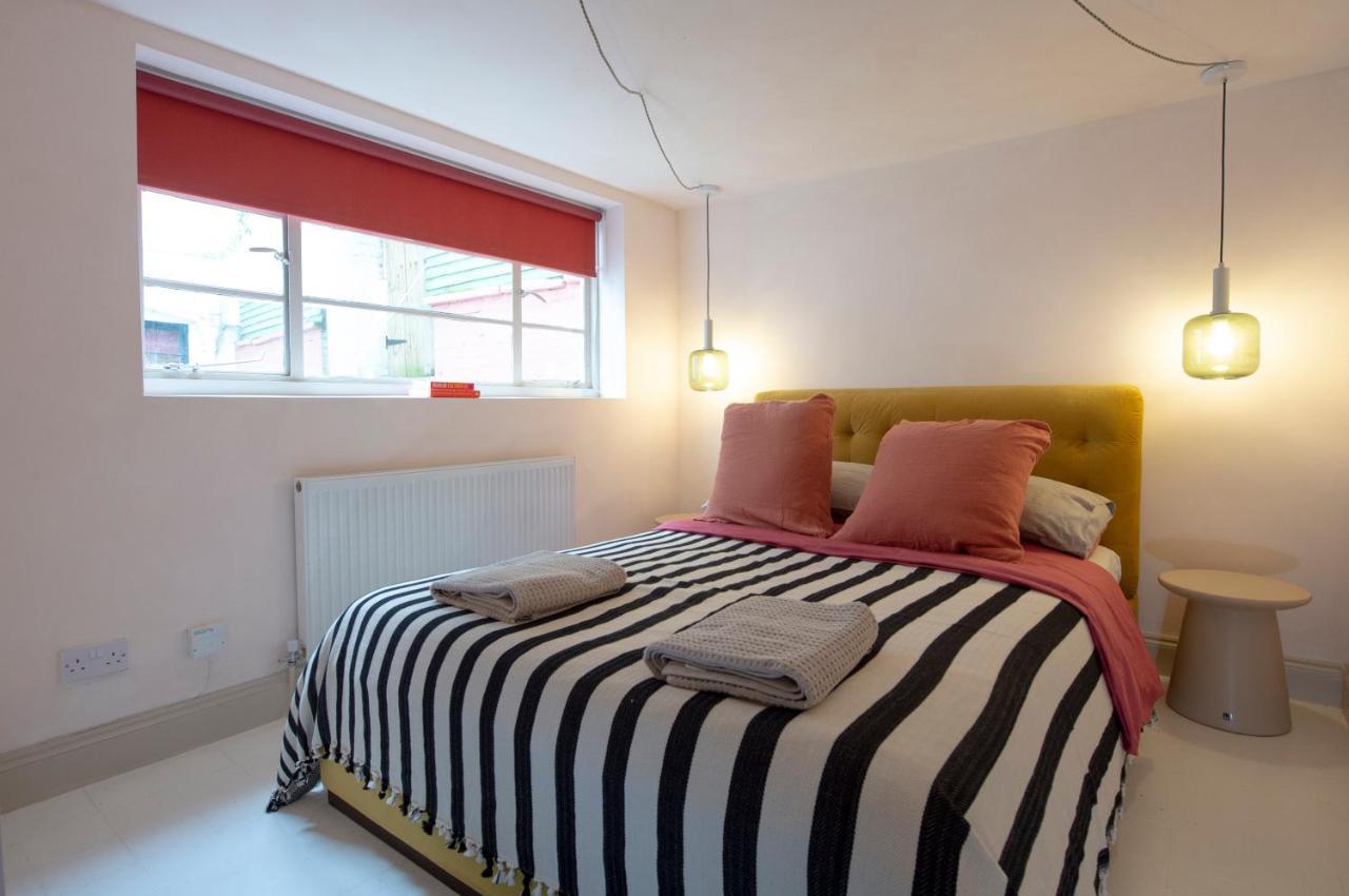 Skies Apt. New. 1 Min Walk Station & Apartment Margate